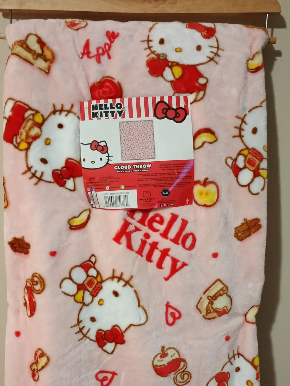 NWTS Hello Kitty More Apples Please Cloud Throw Blanket Pink 60x70 Viral